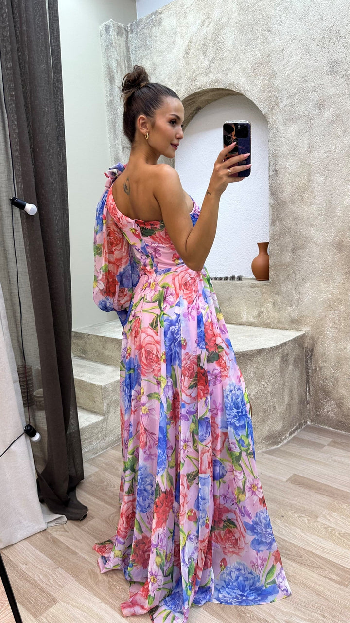 Alyssa | Stunning Flowing Gown