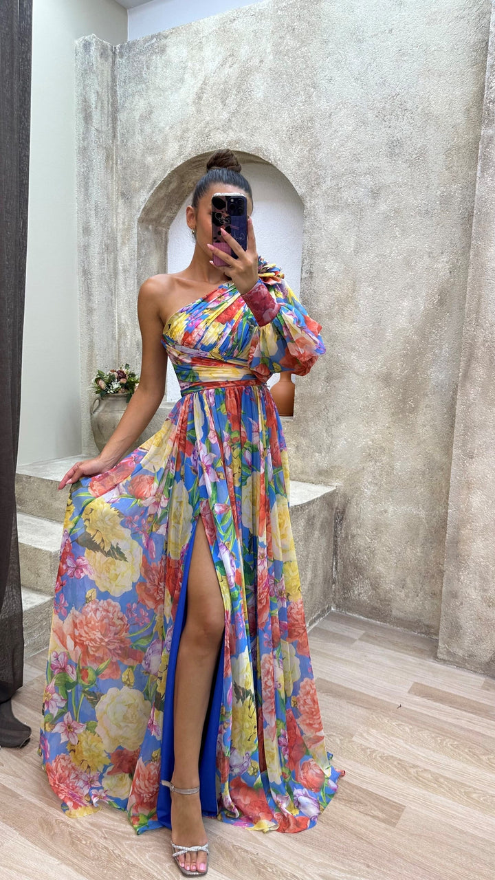 Alyssa | Stunning Flowing Gown