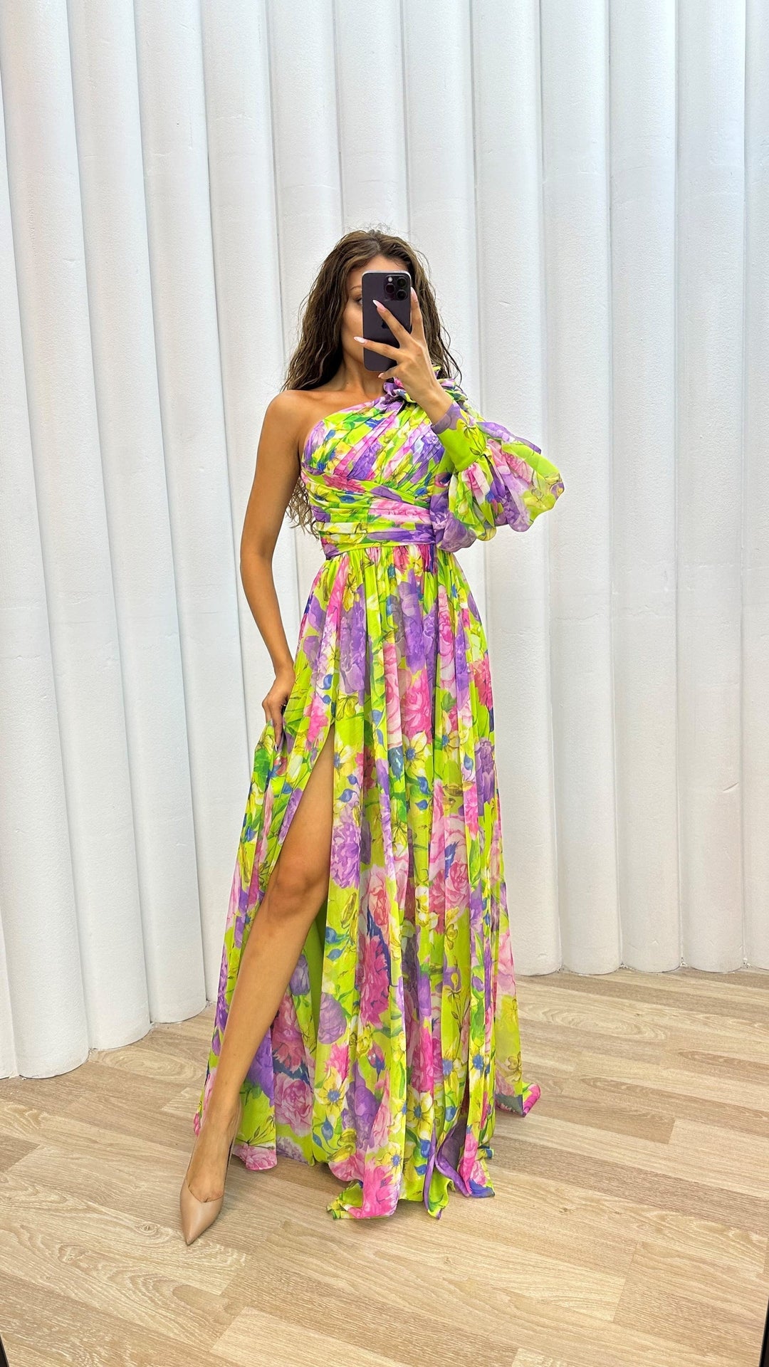 Alyssa | Stunning Flowing Gown