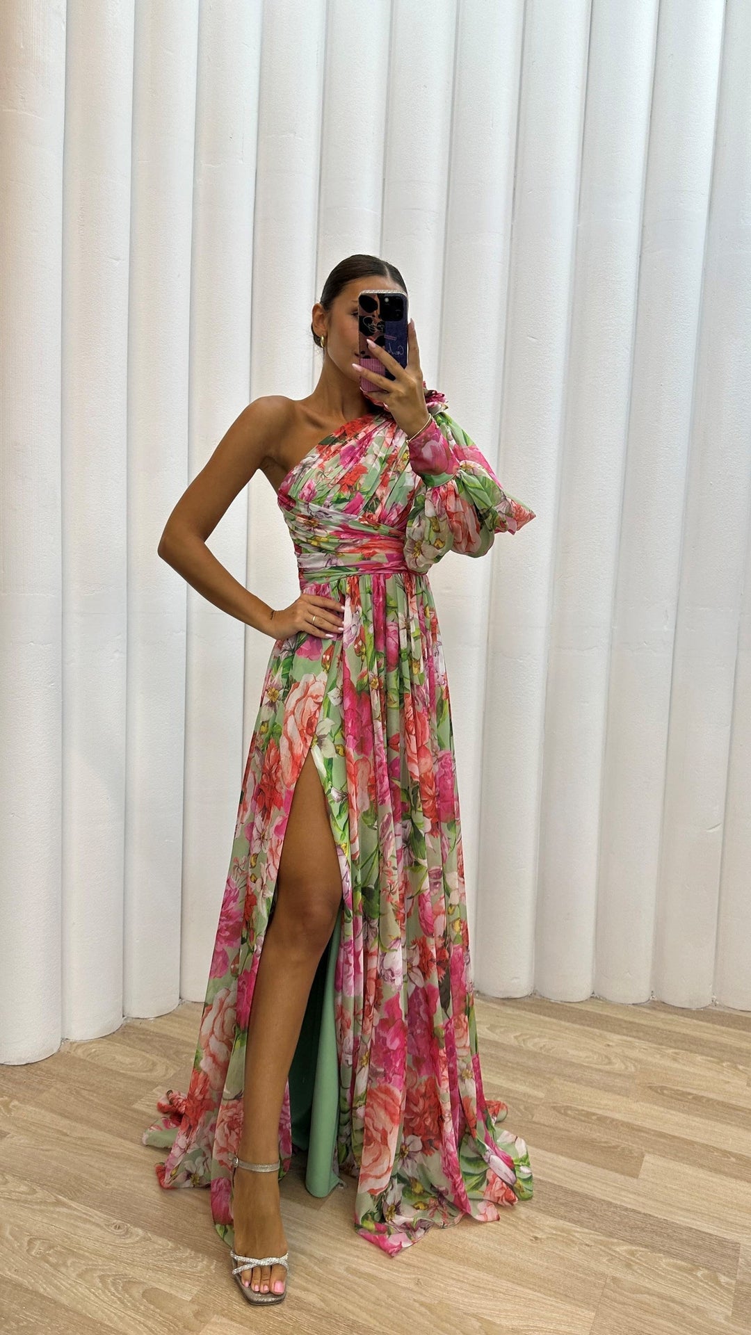Alyssa | Stunning Flowing Gown