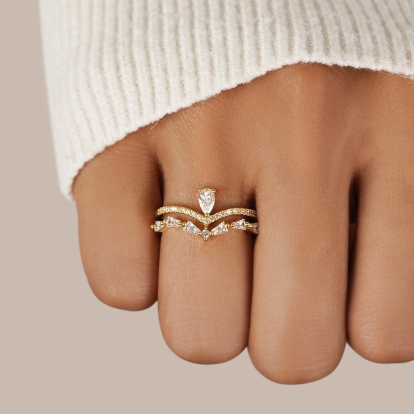 Livia | Elegant Crystal Ring