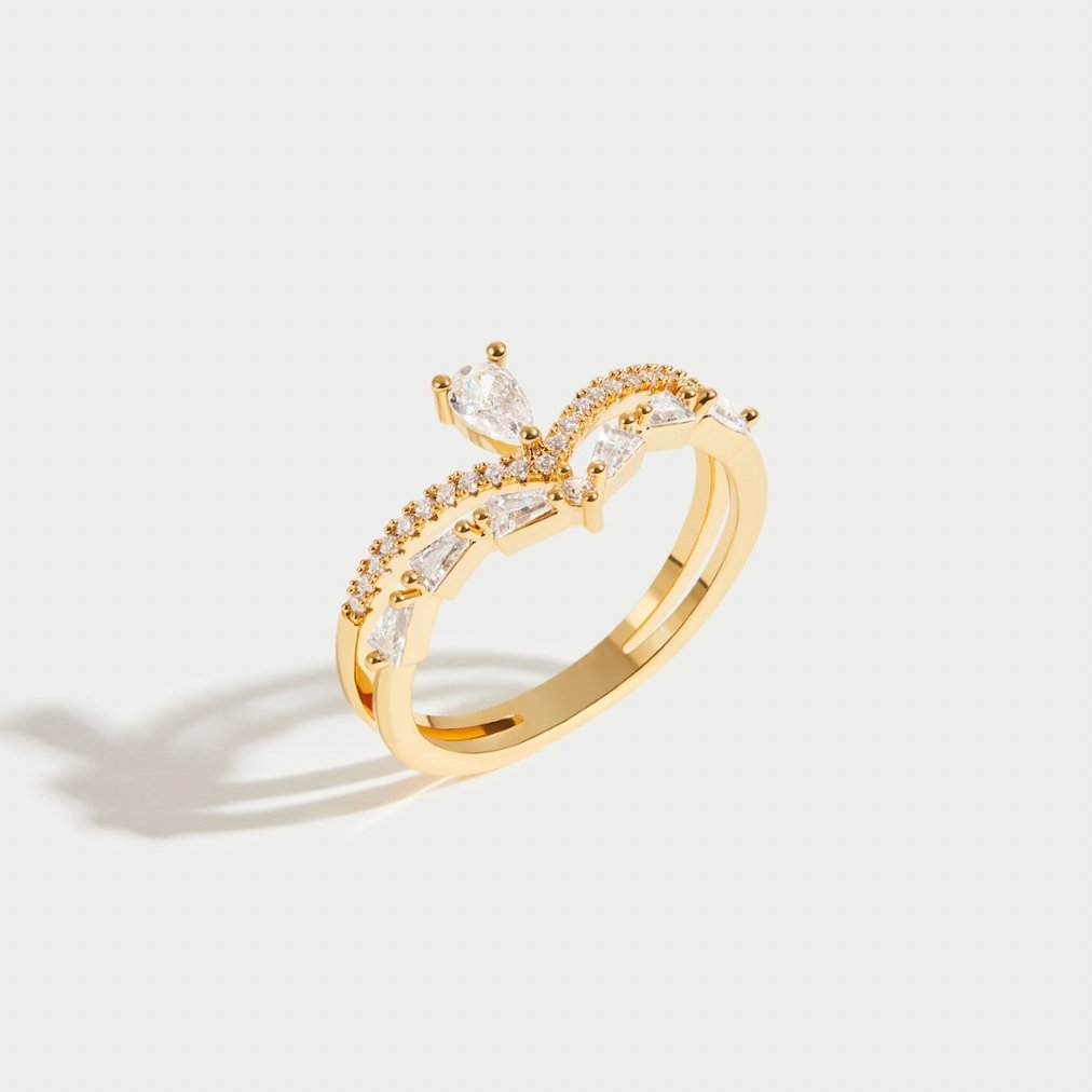 Livia | Elegant Crystal Ring