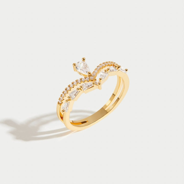 Livia | Elegant Crystal Ring