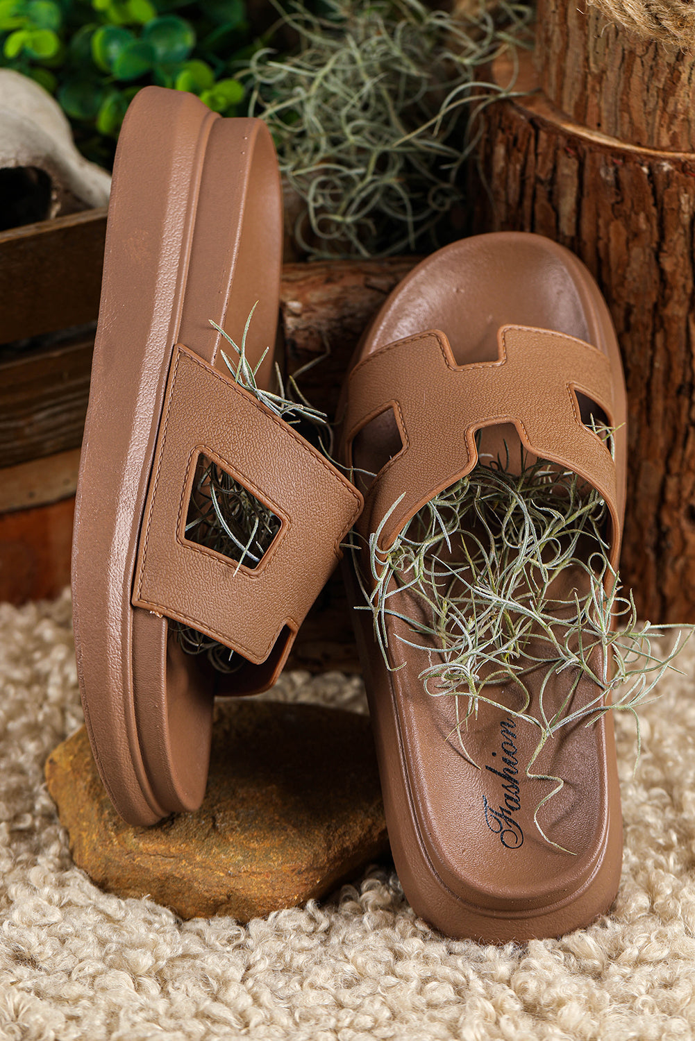 Quinny | Faux Leather Slides