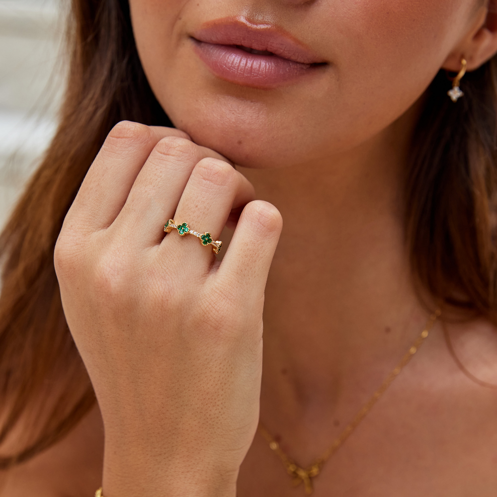 Lucky clover ring with crystals