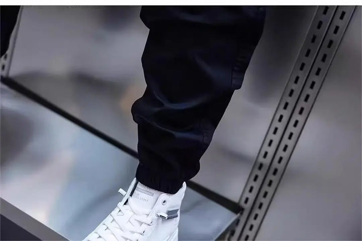Alwyn | Sporty Pants with Details