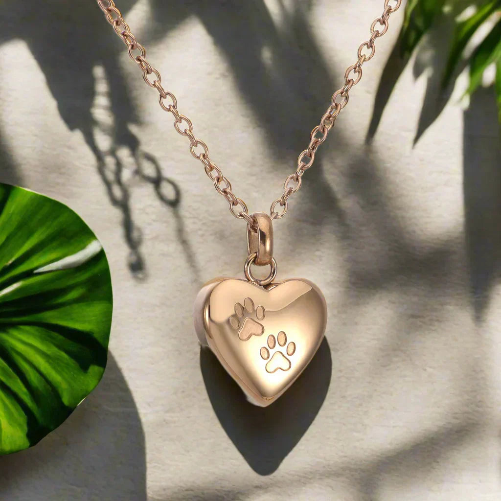 Pet memorial necklace – Heart-shaped pendant with paw print