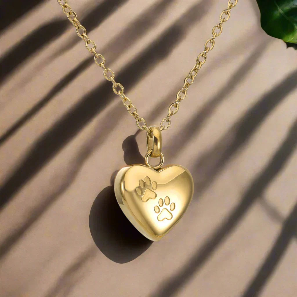 Pet memorial necklace – Heart-shaped pendant with paw print
