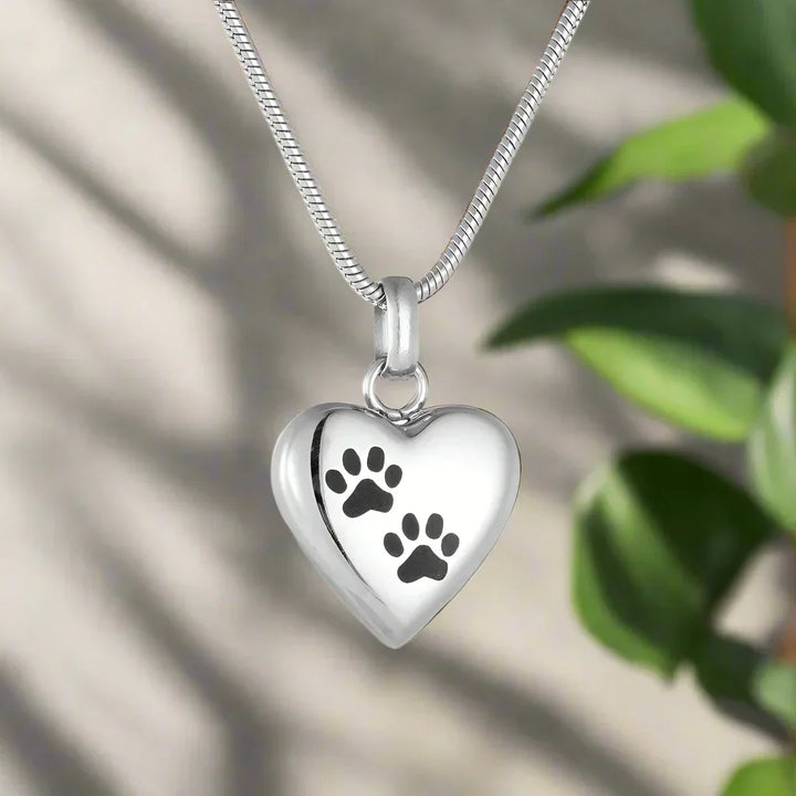 Pet memorial necklace – Heart-shaped pendant with paw print
