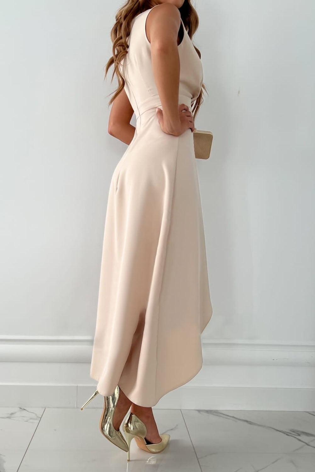 Amé | Chic Wrap V-Neck Midi Dress