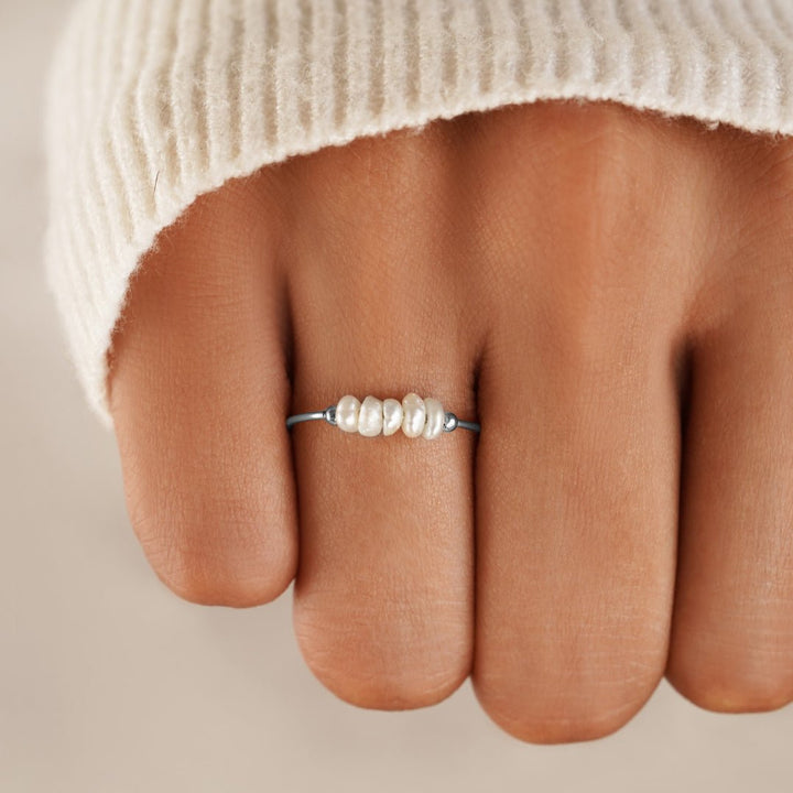 Classic silver ring with freshwater pearl