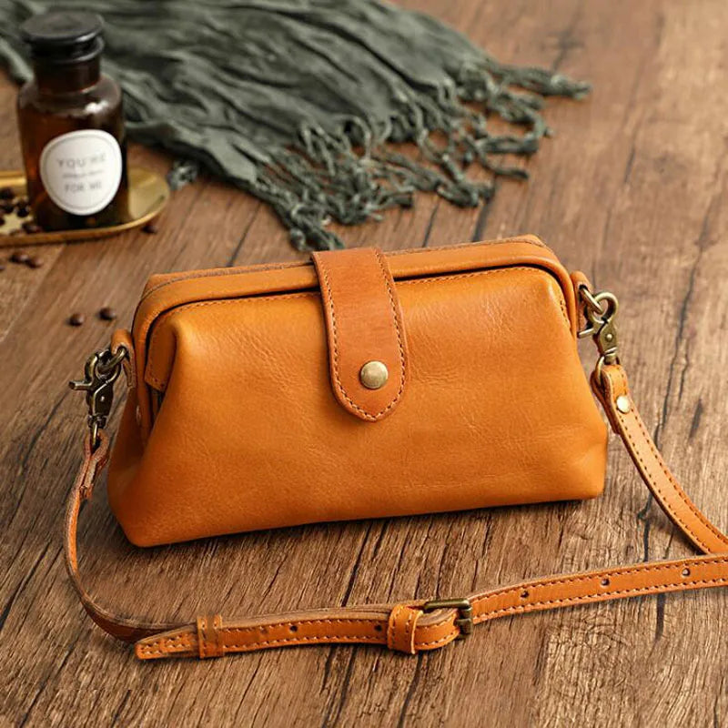 Aria | A unique and timeless bag for women