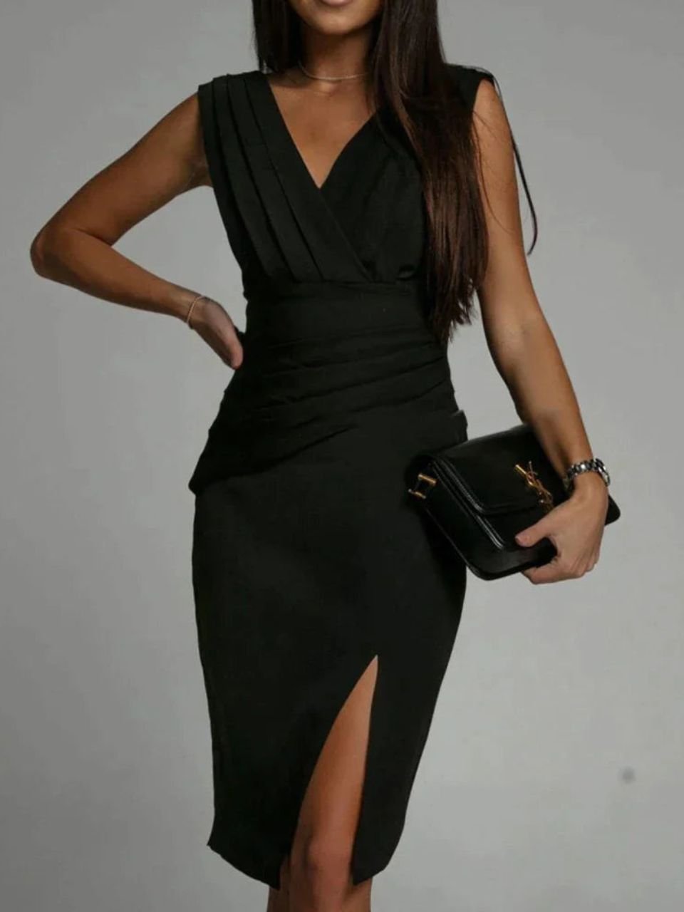 June | V-neck dress