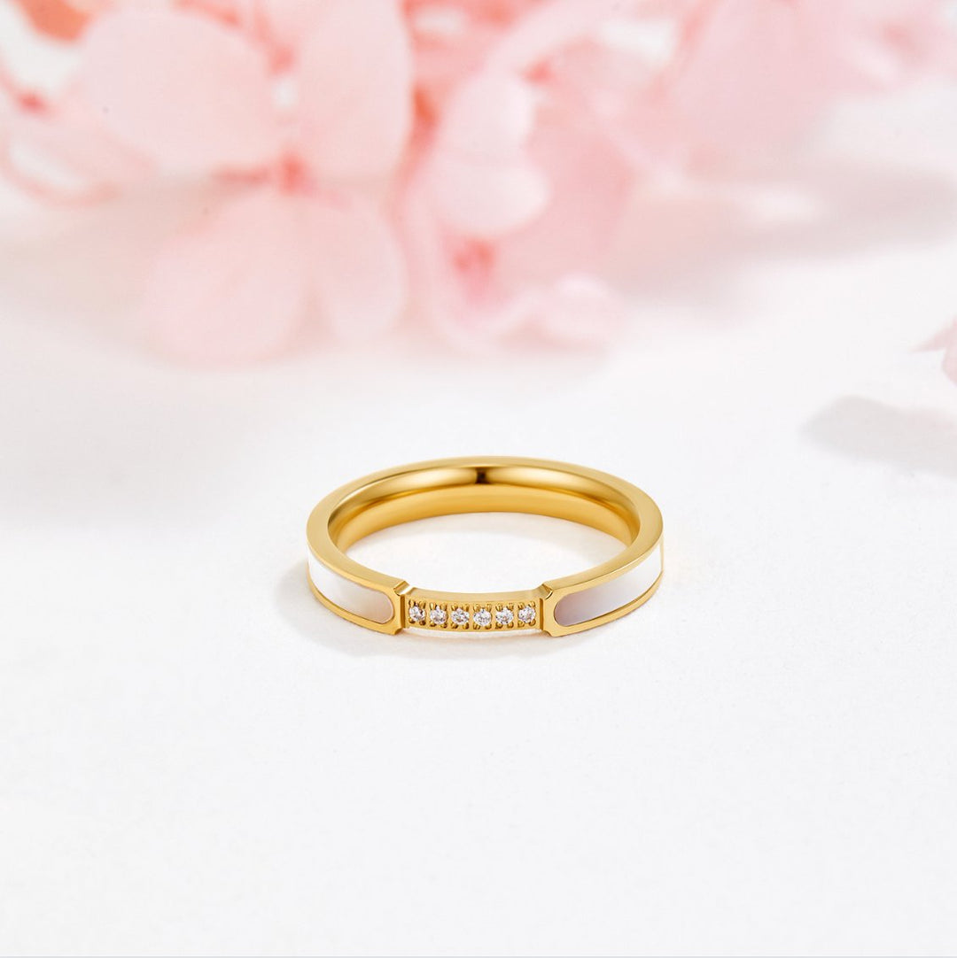 Eterna - Pearl & Crystal Ring