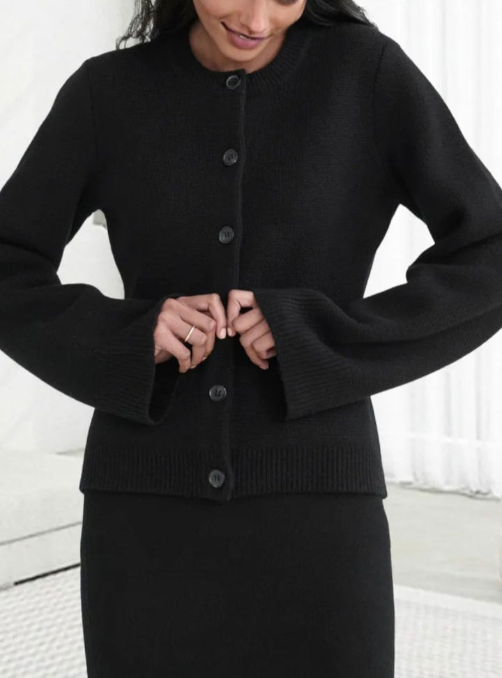 Isabella | Button-Up Cardigan with Elegant Cut