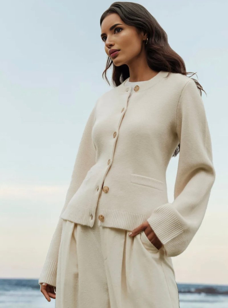 Isabella | Button-Up Cardigan with Elegant Cut