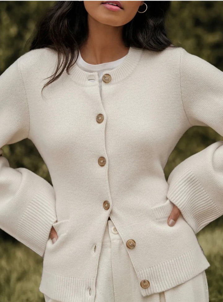 Isabella | Button-Up Cardigan with Elegant Cut
