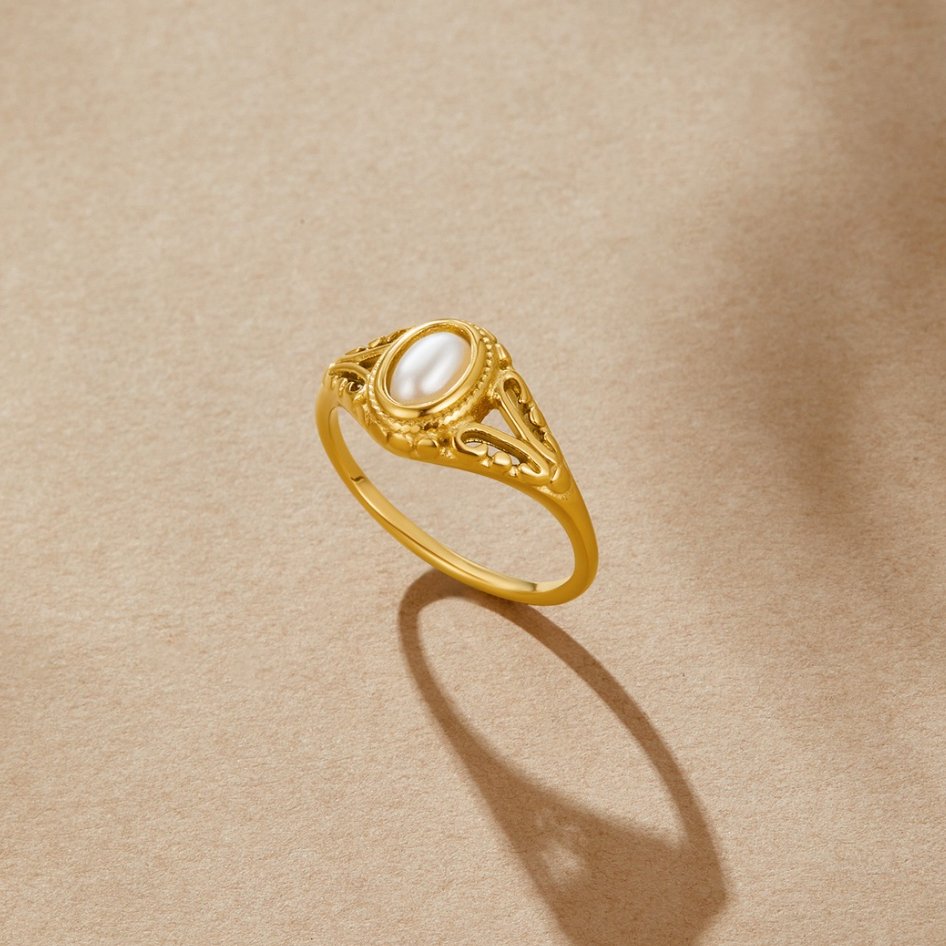Royal Vintage Pearl Ring